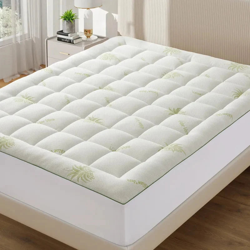 Aloe Vera Mattress Protector – Soft, Hypoallergenic Breathable Cover